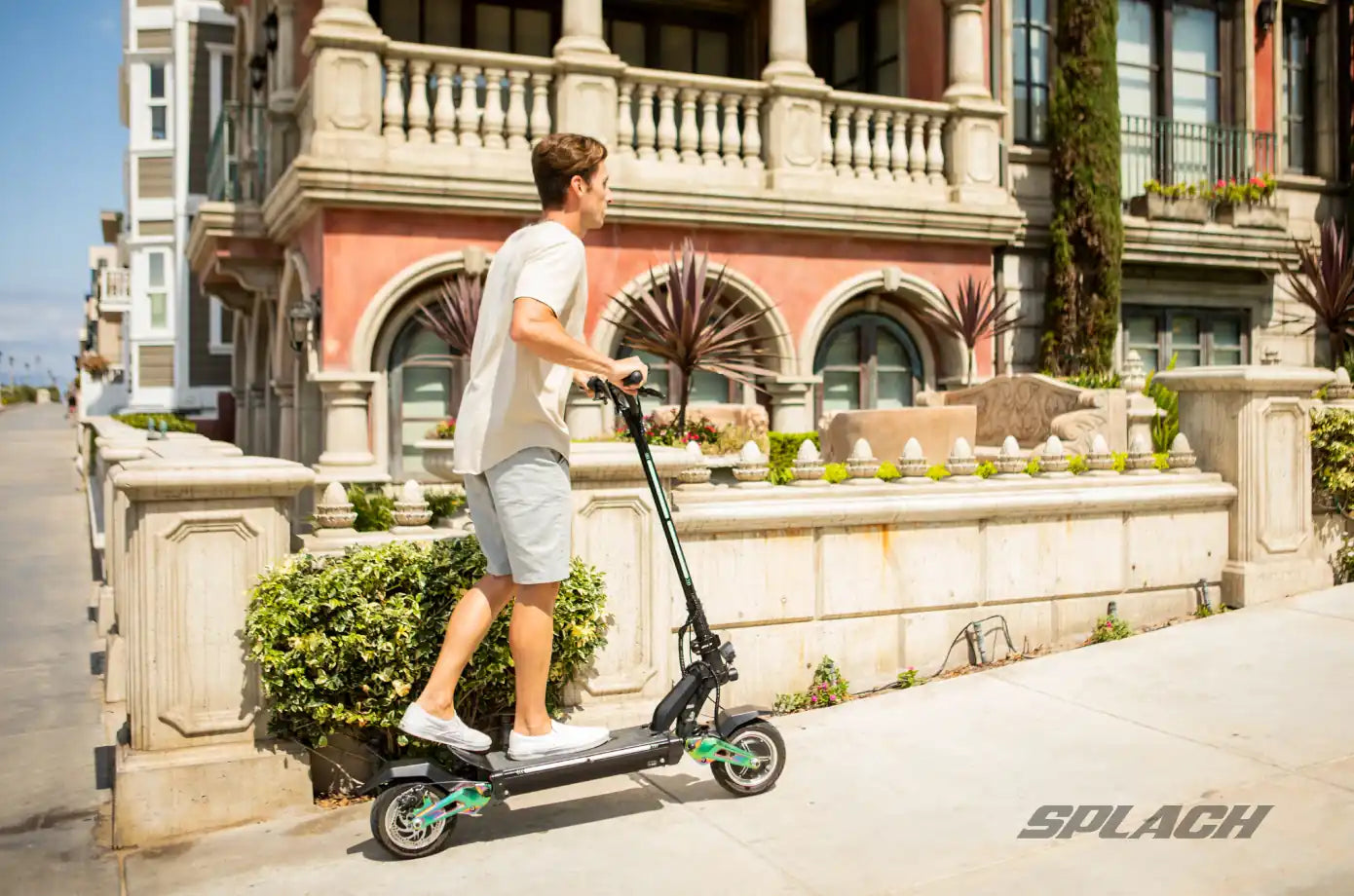 SPLACH Titan: a Dazzling SUV like 2600W E-Scooter